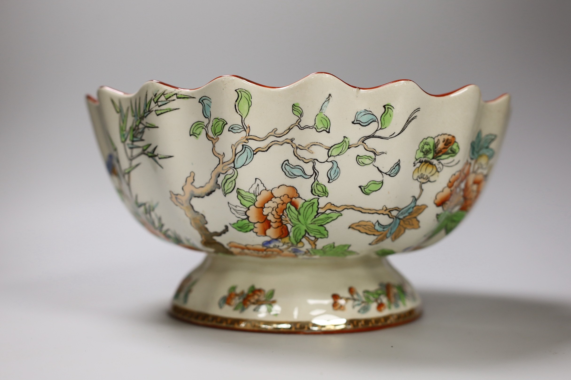 An Italian pottery 'cherub' dish and a Copeland pottery bowl